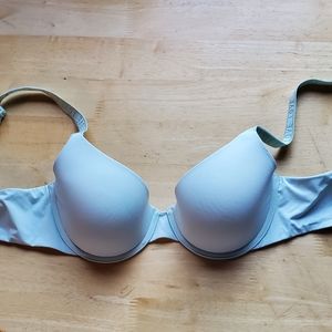 NWOT Victoria's Secret Lightly Lined Tshirt Bra